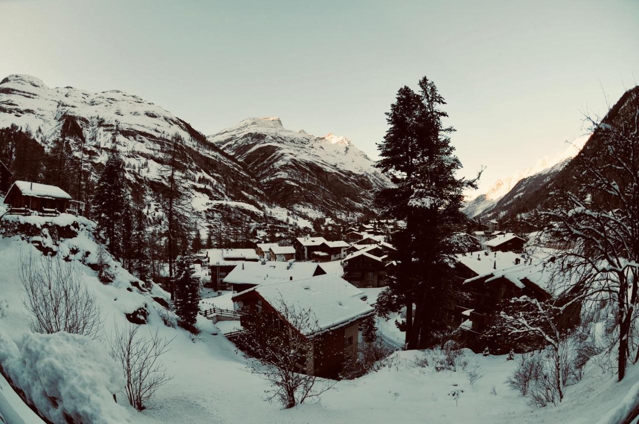 Haus Fleckstein Zermatt Wohnung Karibu Esterno foto